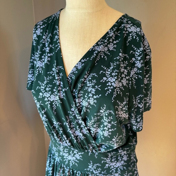 Lark & Ro Fixed Wrap Hunter Green Floral Short Sleeve Casual Dress Size 16 - Picture 5 of 9